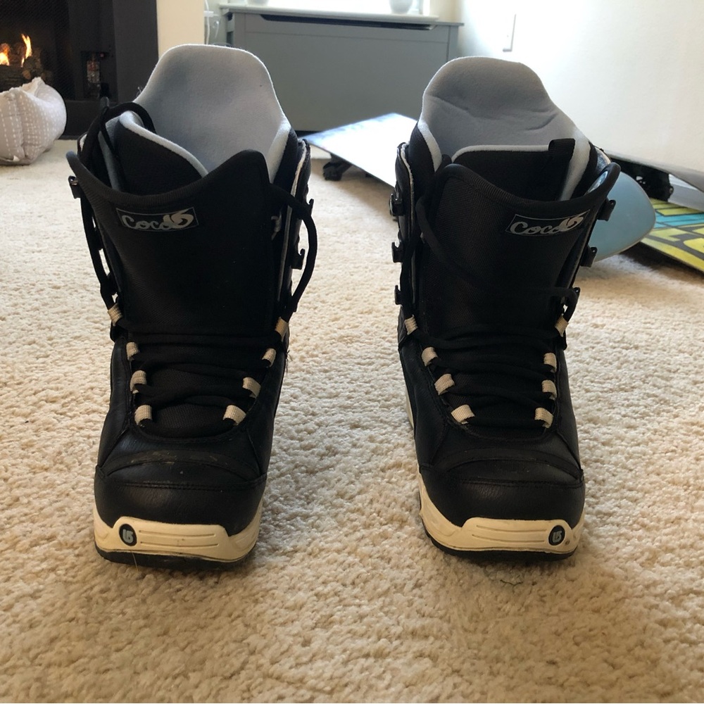 Burton Coco Snowboard Boots Size 6.5. Worn twice, like new condition.